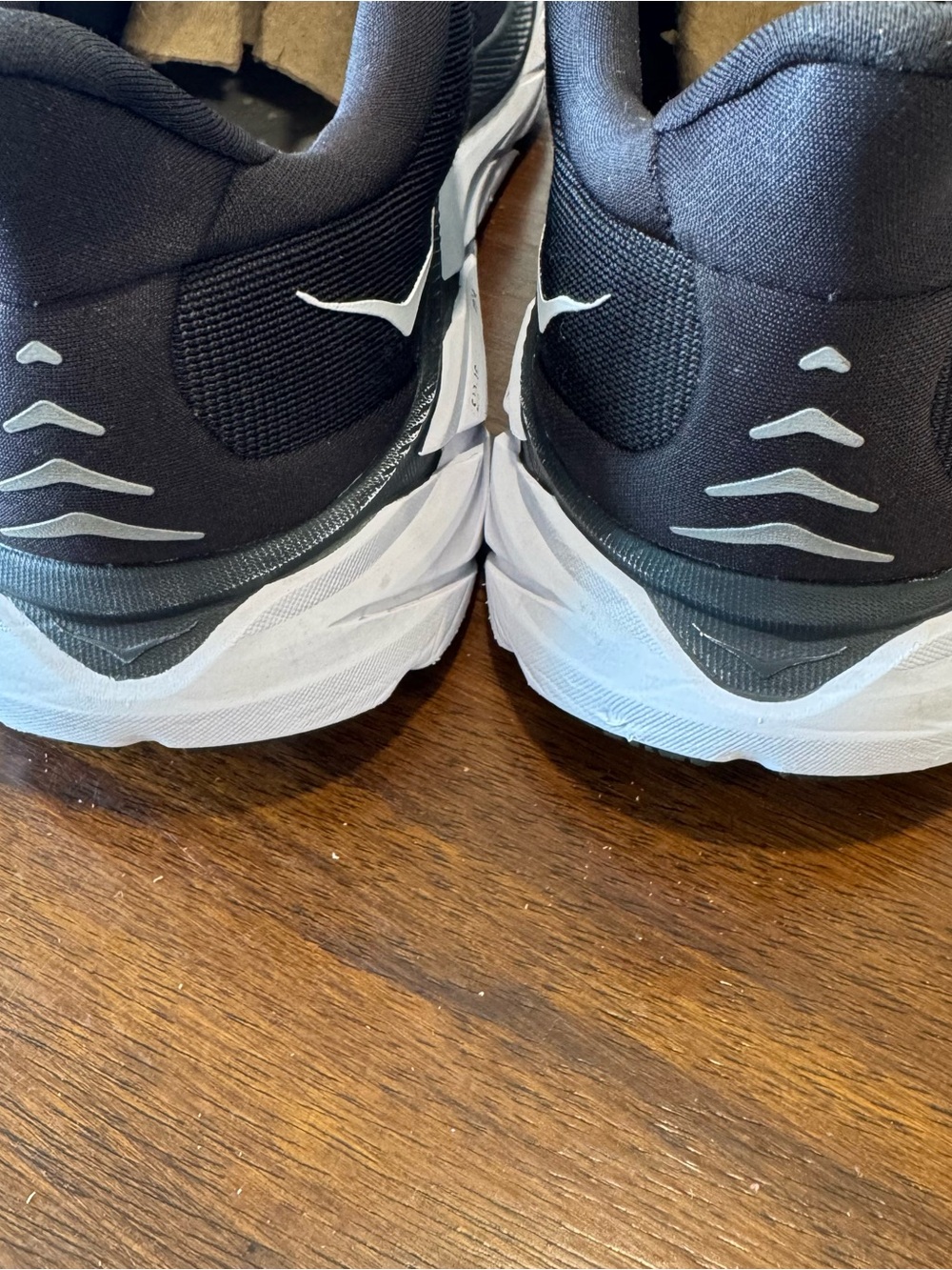 Hoka Womens 9.5D Running Shoes Black Clifton 8 Lightweight Cushioned Athletic - Picture 2 of 11